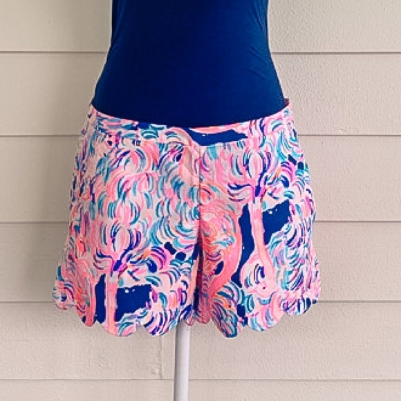Lilly Pulitzer Magnolia Short Head in the Sand - Picture 2 of 3
